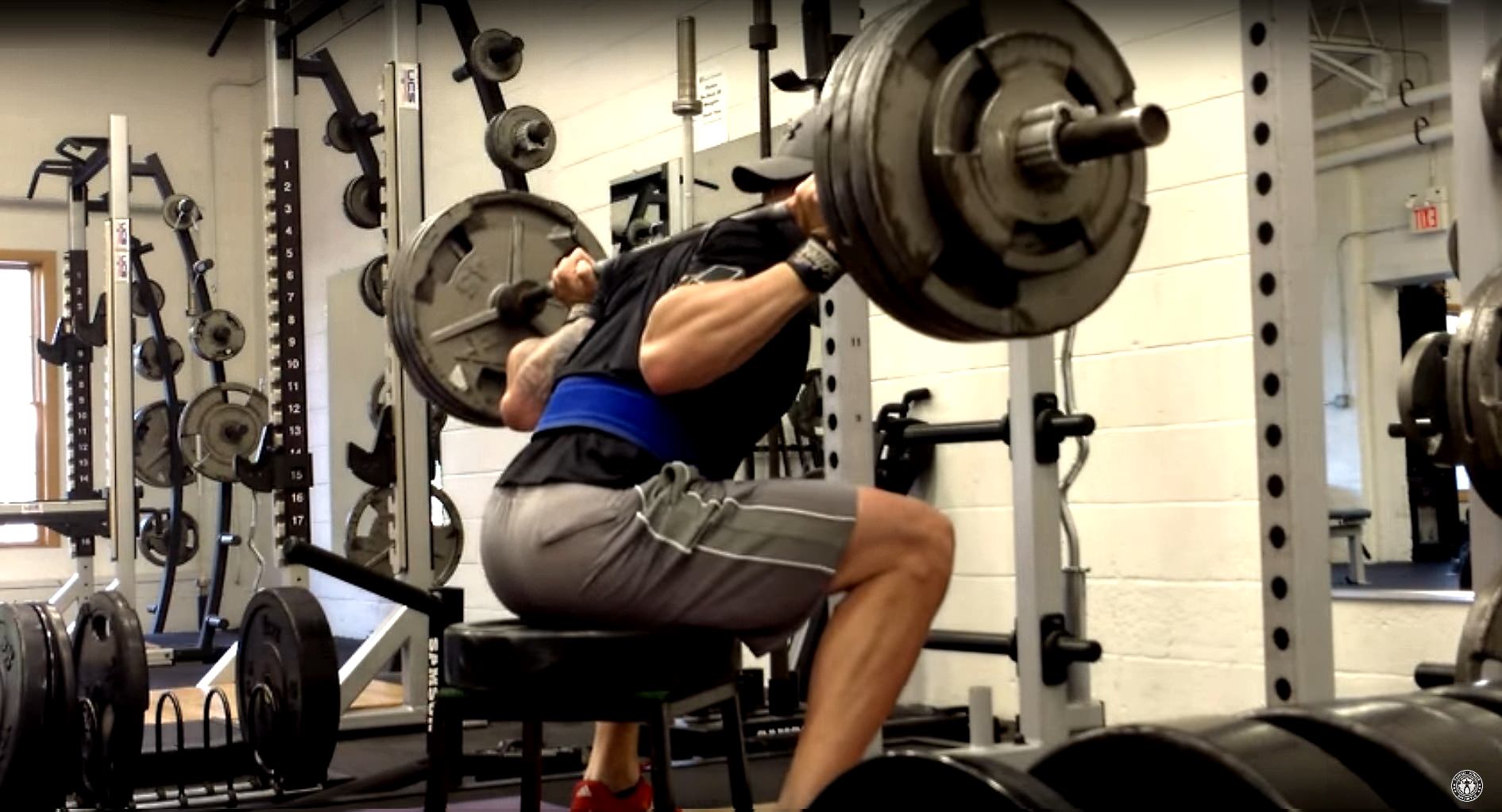 Box squat what are the advantages? fitguide.blog